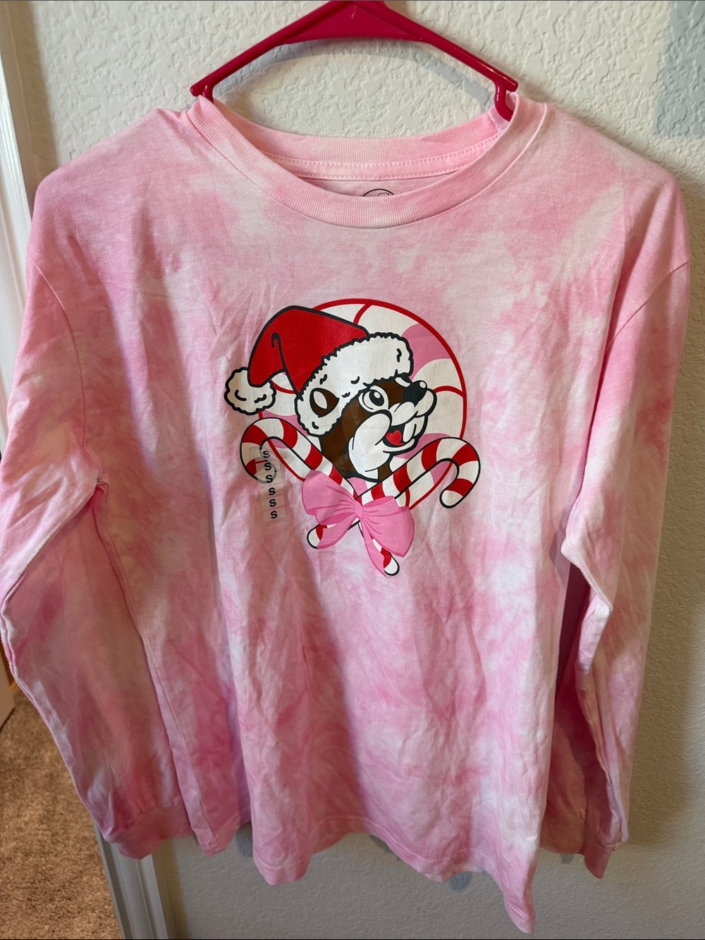 Women’s Buc-ee’s Pink Tie-Dye Holiday Long Sleeve Tee